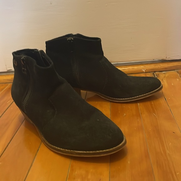 Steve Madden black suede cowboy booties 🤠 - Picture 3 of 11